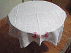 Tischdecke aus antikem Leinen - mit Initialen bestickt