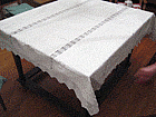 Tischdecke mit Spitzenseinsätzen